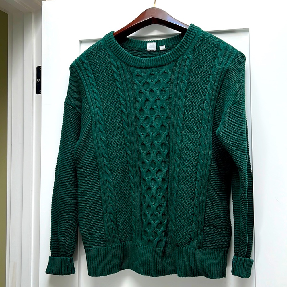 Green barely used cable stitch sweater